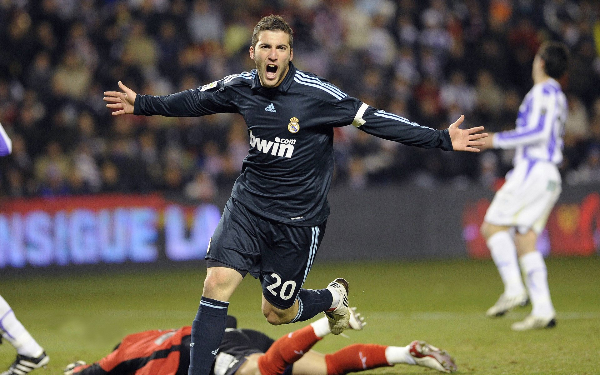 开云体育登录-西决生死战焦点战，魔术压哨击败骑士